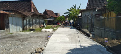 Pembangunan Jalan Beton Gang Masjid RT 03 RW 01