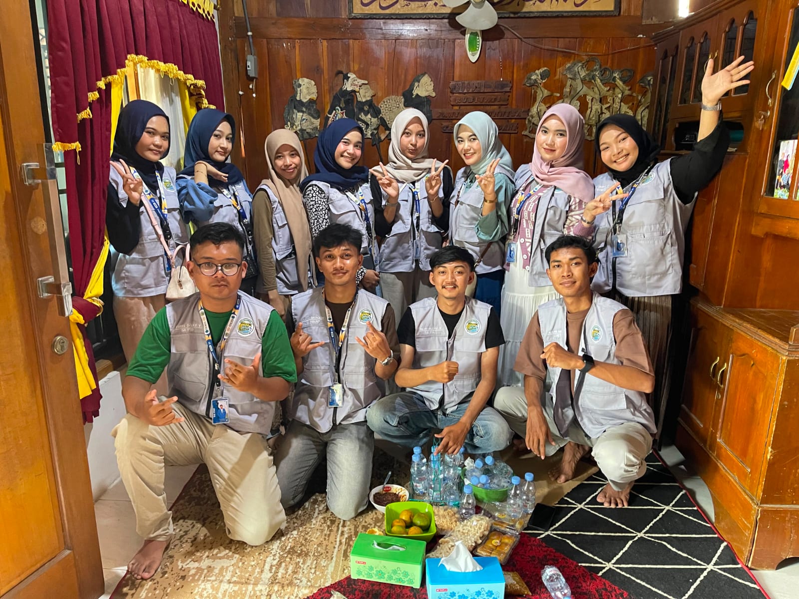 KKN Kelompok 23 Unimus Silaturahmi ke Rumah Pak Carik