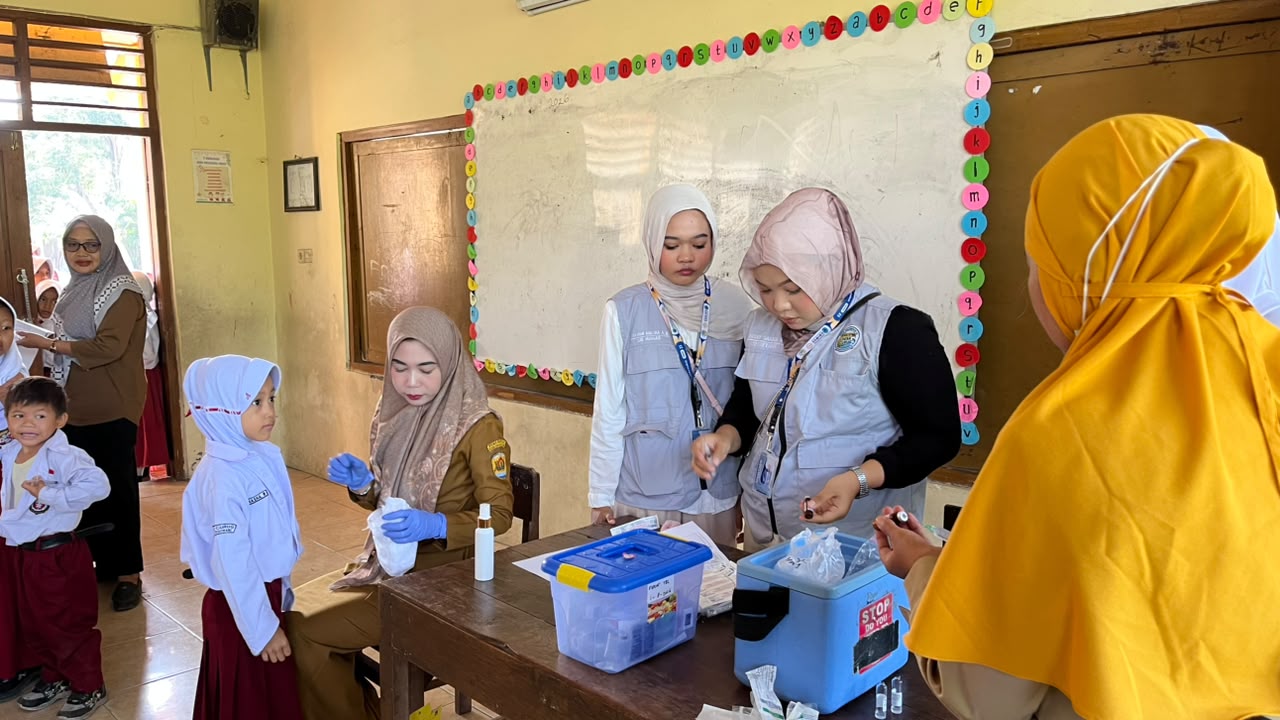 KKN Kelompok 23 Unimus Membantu Kegiatan BIAS & TTD di SDN 1 Curug